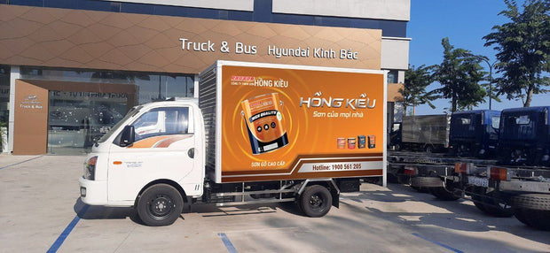 Xe chuyên dụng, thùng kín đảm bảo hàng hóa nguyên vẹn, không dập nát, thất thoát.